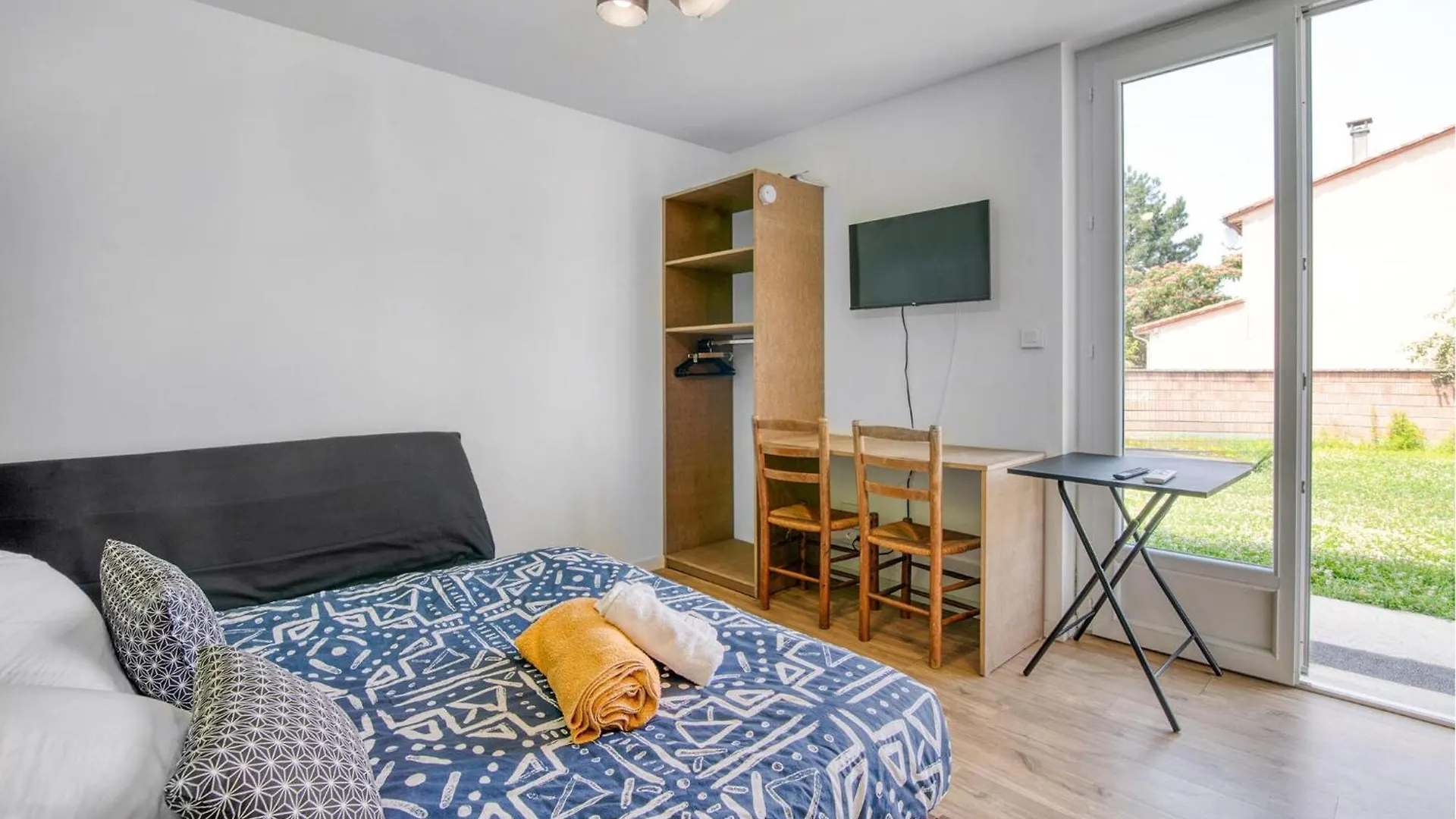 Stunning Apartment In Albi With Kitchenette